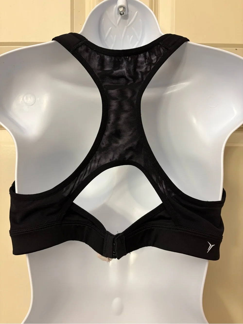 Old Navy Black Active Go Dry Molded Support Sports Bra 36C
